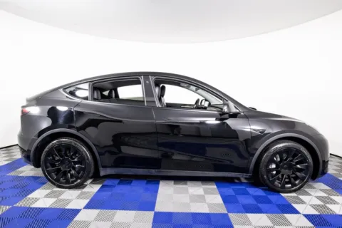 More photos of 2023 Tesla Model Y Long Range at Apple Sport Imports, TX