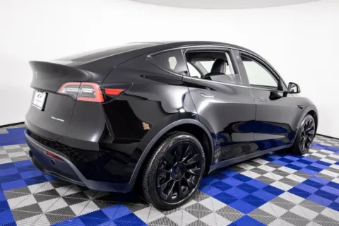 More photos of 2023 Tesla Model Y Long Range at Apple Sport Imports, TX