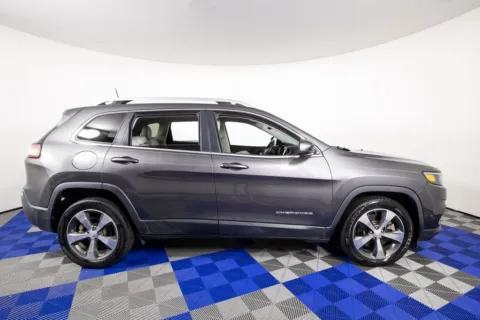 More photos of 2019 Jeep Cherokee Limited at Apple Sport Imports, TX