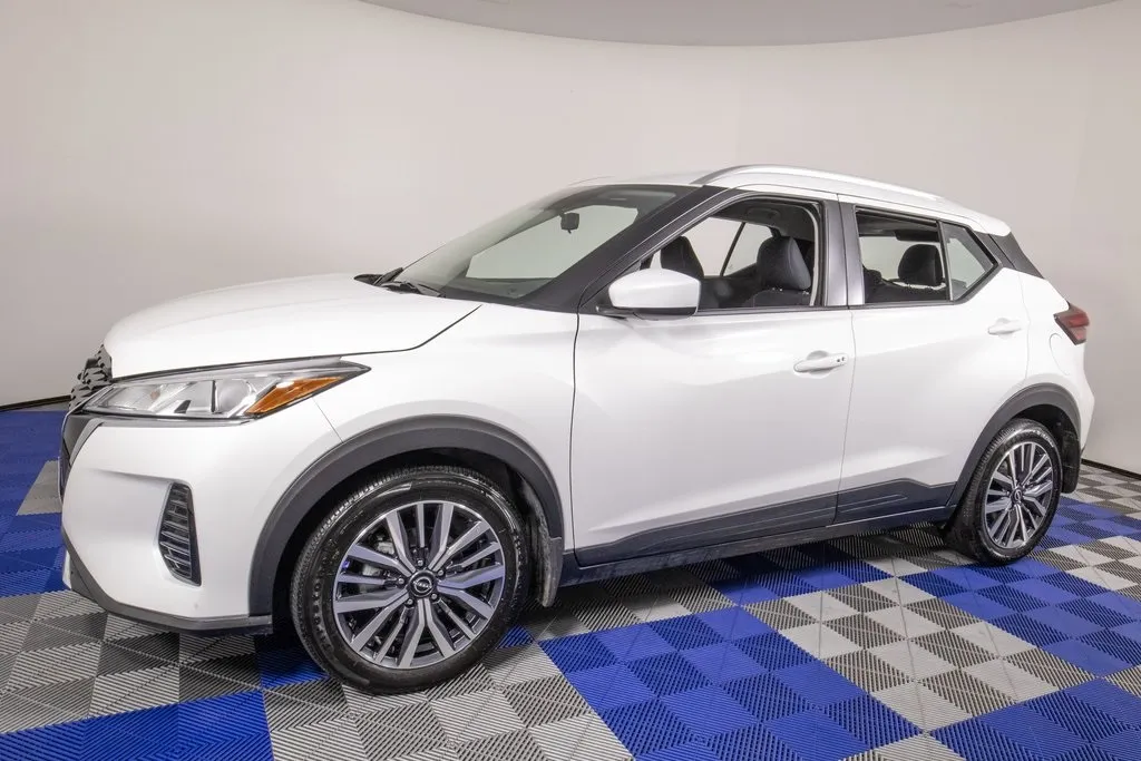 White 2024 Nissan Kicks SV for sale in Austin, TX