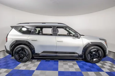 More photos of 2024 Kia EV9 GT-Line at Apple Sport Imports, TX