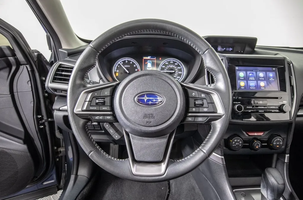 2023 Subaru Forester Premium photo 4
