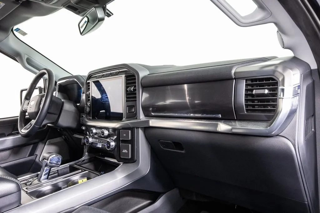 2022 Ford F-150 Lariat photo 16