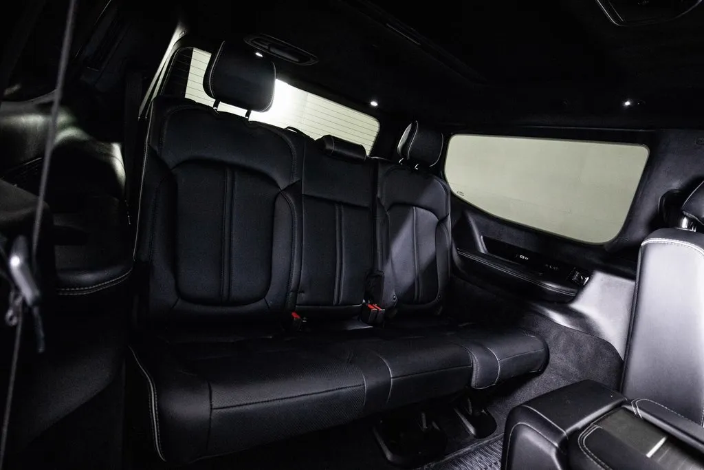 2022 Jeep Grand Wagoneer II photo 15