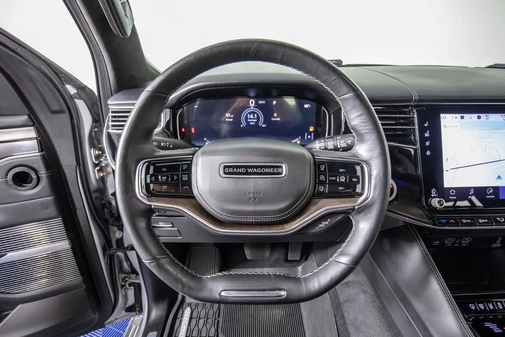 2022 Jeep Grand Wagoneer II photo 23