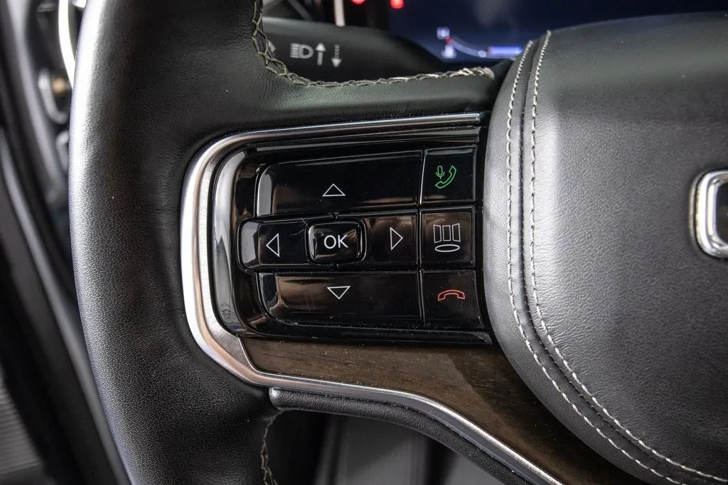 2022 Jeep Grand Wagoneer II photo 8
