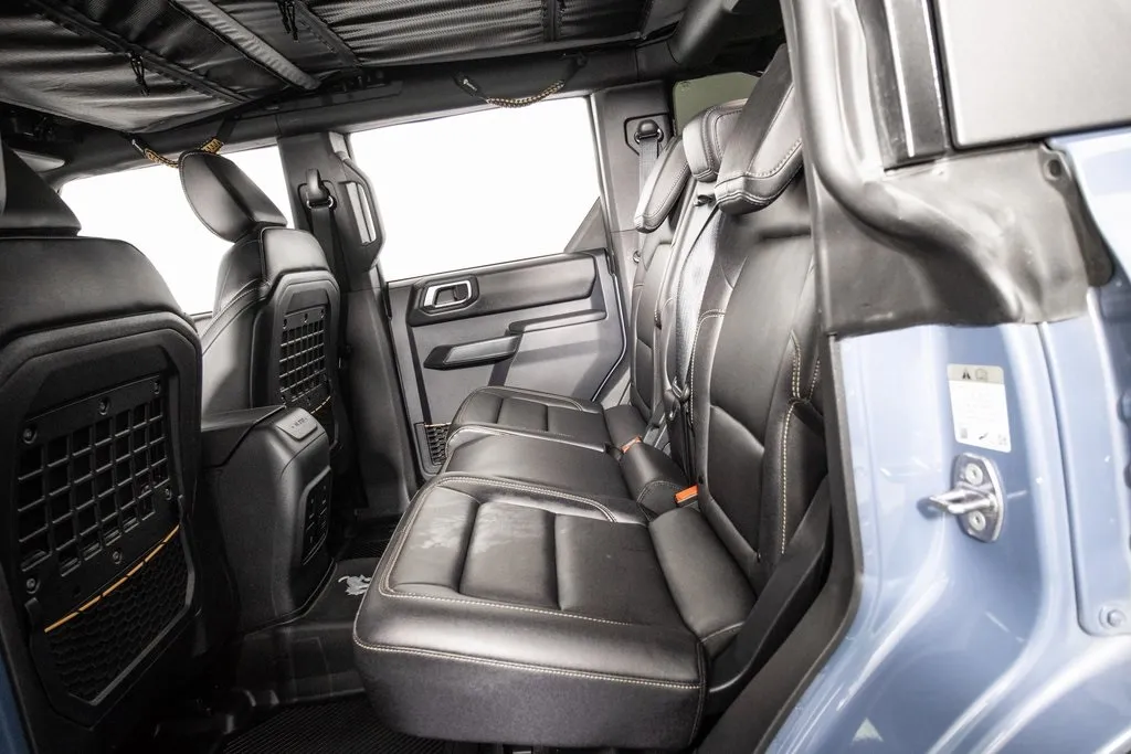 2024 Ford Bronco Badlands photo 13