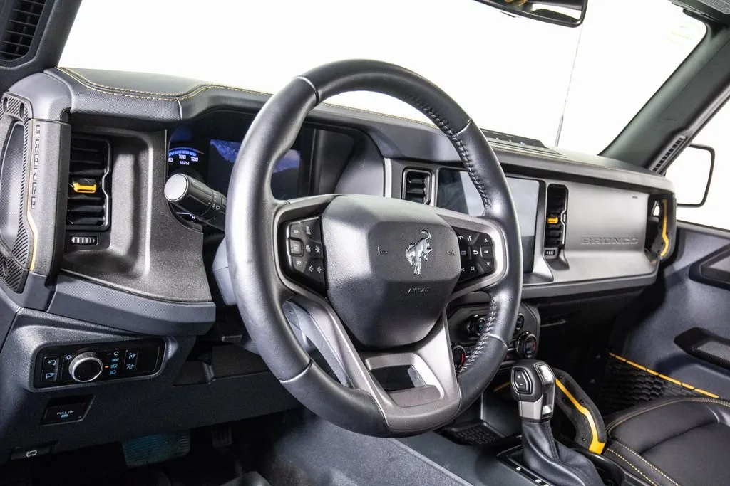 2024 Ford Bronco Badlands photo 14