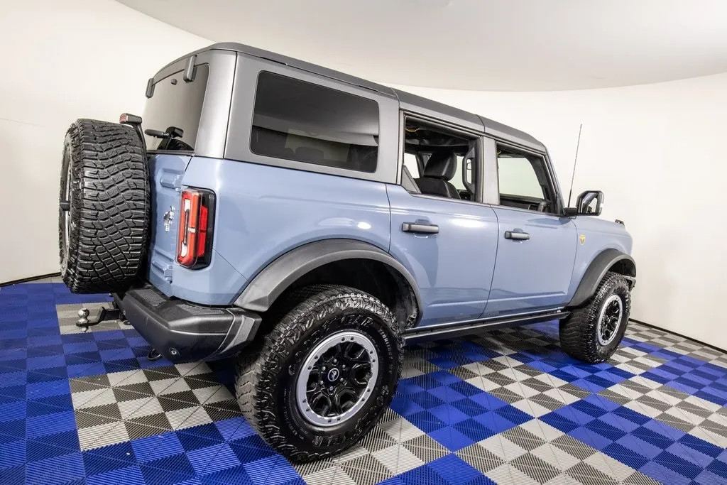 2024 Ford Bronco Badlands photo 11