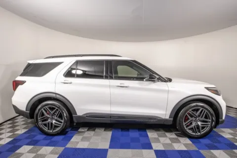 More photos of 2025 Ford Explorer ST-Line at Apple Sport Imports, TX