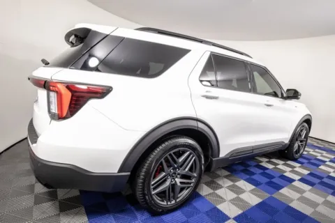 More photos of 2025 Ford Explorer ST-Line at Apple Sport Imports, TX
