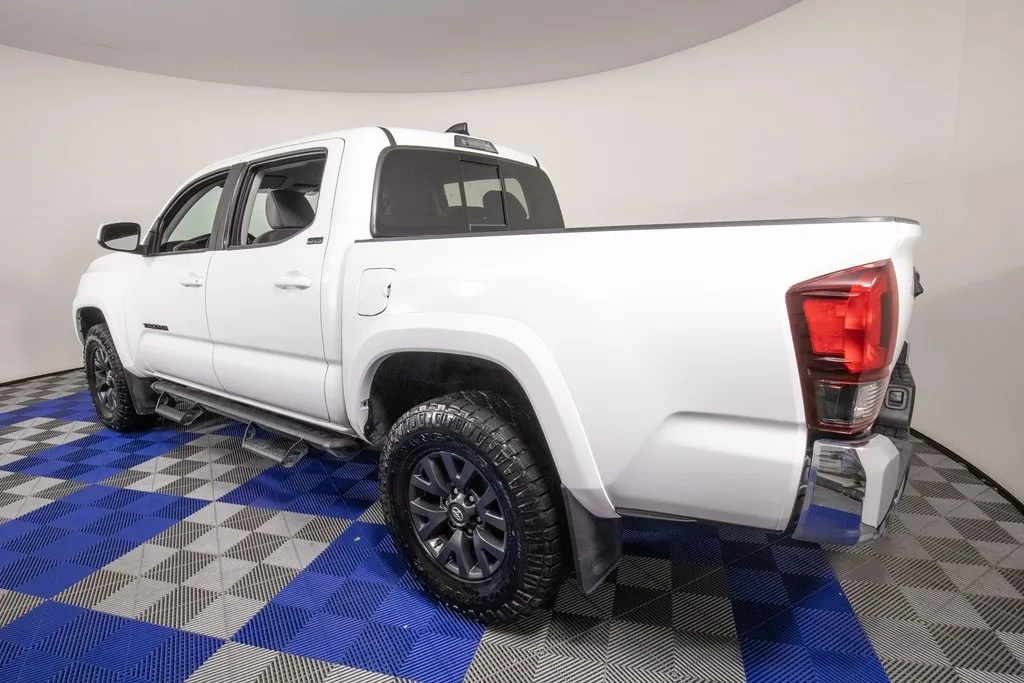 2023 Toyota Tacoma TRD Sport photo 3