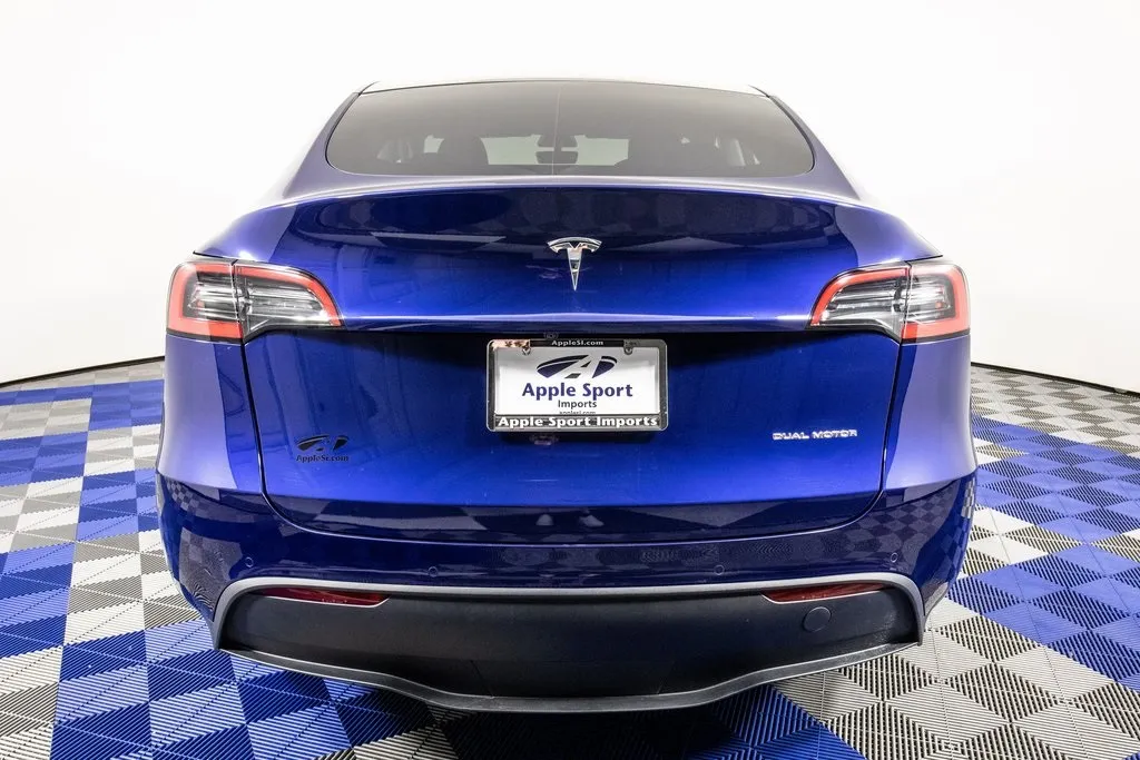 2020 Tesla Model Y Long Range photo 11