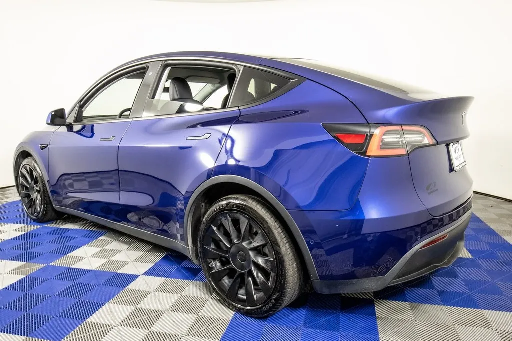 2020 Tesla Model Y Long Range photo 3
