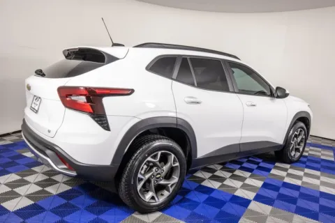 More photos of 2025 Chevrolet Trax LT at Apple Sport Imports, TX