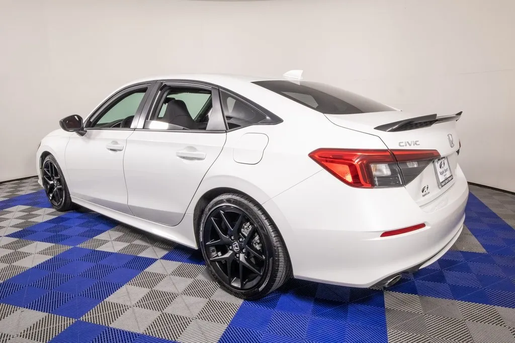 2024 Honda Civic Si photo 2
