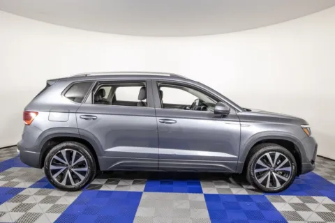 More photos of 2024 Volkswagen Taos 1.5T SE at Apple Sport Imports, TX