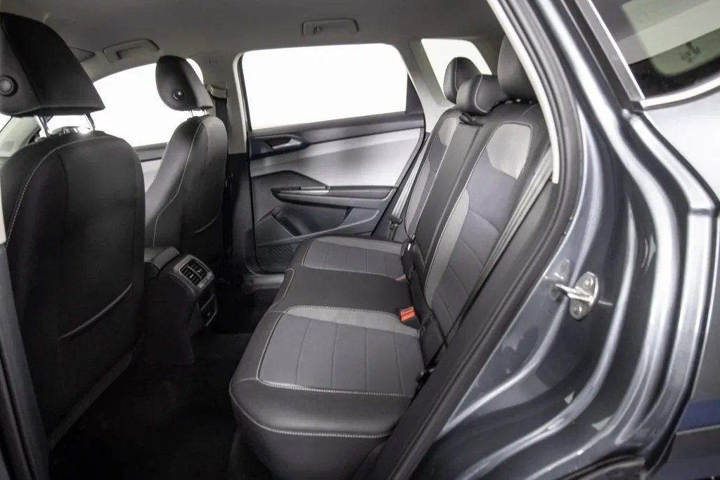 2024 Volkswagen Taos SE photo 11