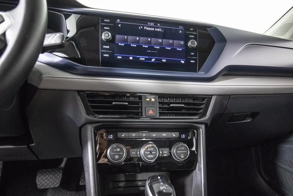2024 Volkswagen Taos SE photo 15