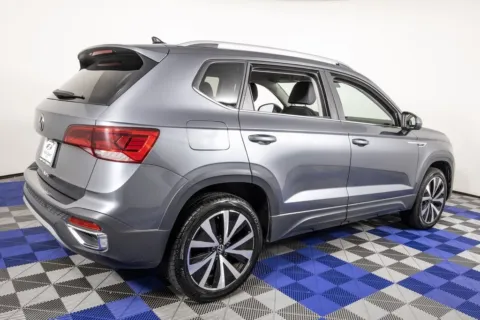 More photos of 2024 Volkswagen Taos 1.5T SE at Apple Sport Imports, TX
