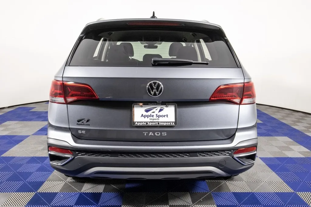 2024 Volkswagen Taos SE photo 17