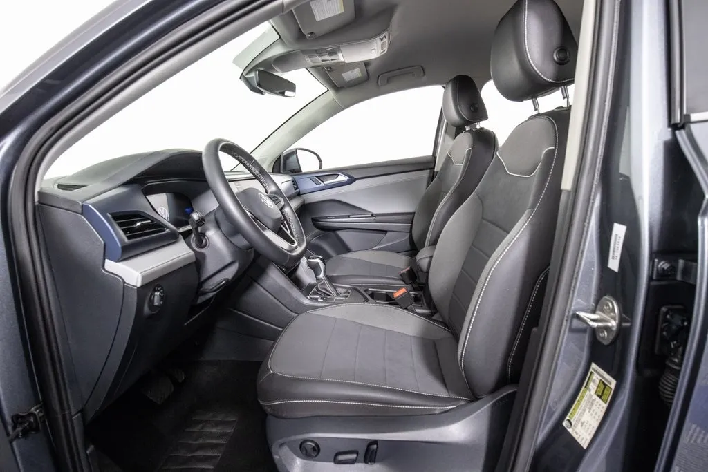 2024 Volkswagen Taos SE photo 18