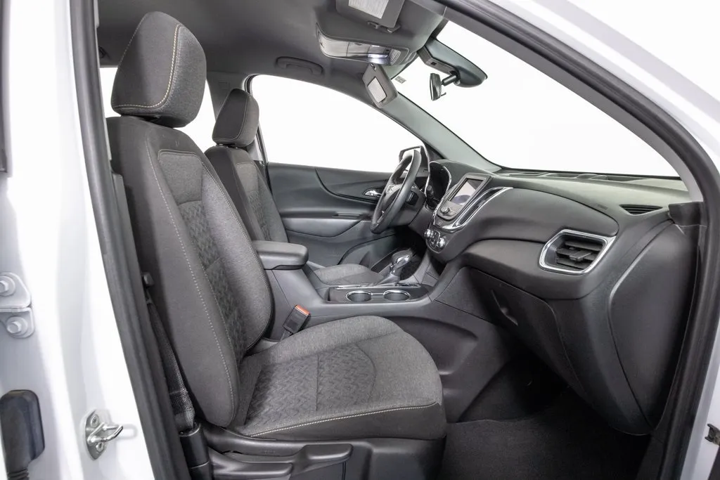 2023 Chevrolet Equinox LT photo 4