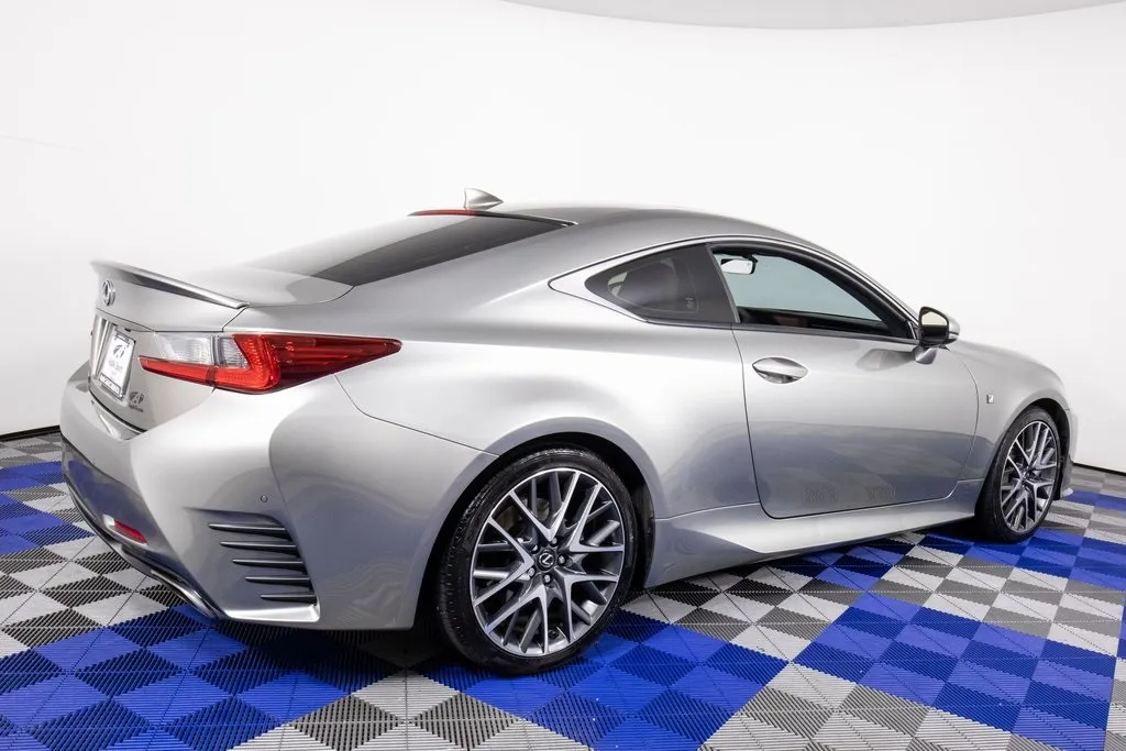 2017 Lexus RC 200t F SPORT photo 2
