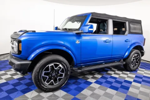 Blue 2022 Ford Bronco Outer Banks for sale in Austin, TX