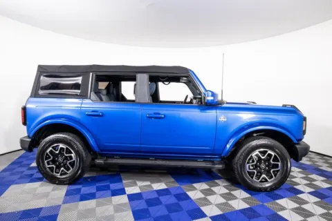 More photos of 2022 Ford Bronco Outer Banks at Apple Sport Imports, TX