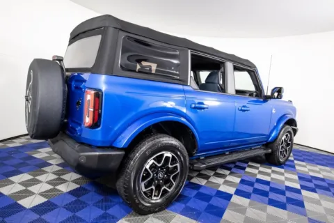 More photos of 2022 Ford Bronco Outer Banks at Apple Sport Imports, TX