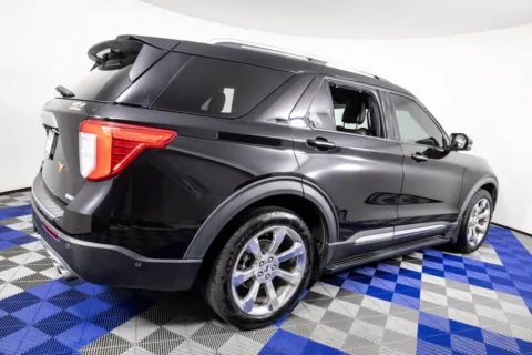 More photos of 2020 Ford Explorer Platinum at Apple Sport Imports, TX