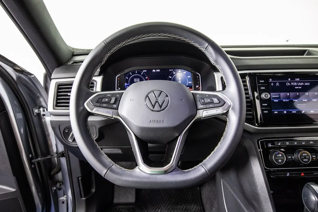 2023 Volkswagen Atlas Cross Sport V6 SE Technology photo 5