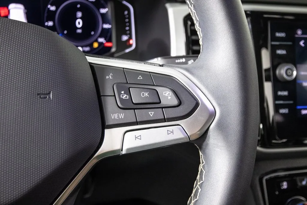 2023 Volkswagen Atlas Cross Sport V6 SE Technology photo 21