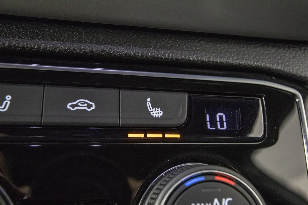 2023 Volkswagen Atlas Cross Sport V6 SE Technology photo 15