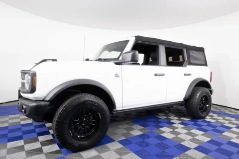 White 2022 Ford Bronco Black Diamond for sale in Austin, TX