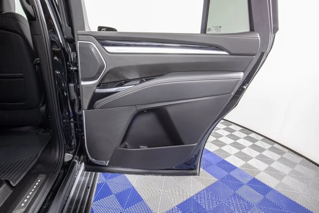 2025 Cadillac Escalade Sport photo 22