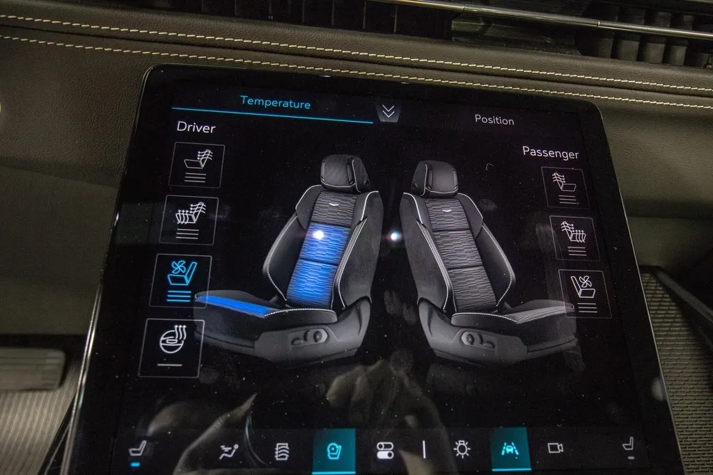 2025 Cadillac Escalade Sport photo 16