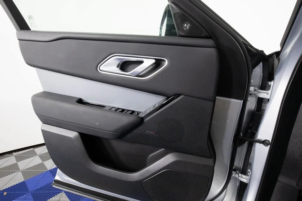 2024 Land Rover Range Rover Velar S photo 28