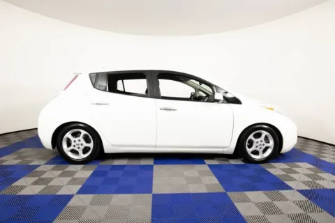 More photos of 2014 Nissan Leaf SV at Apple Sport Imports, TX