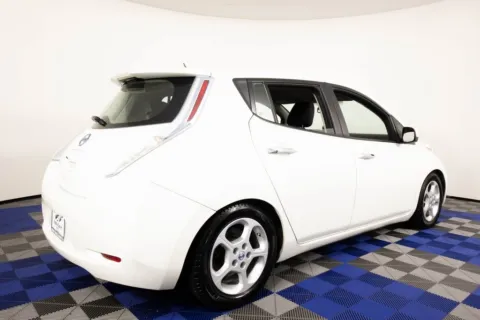 More photos of 2014 Nissan Leaf SV at Apple Sport Imports, TX