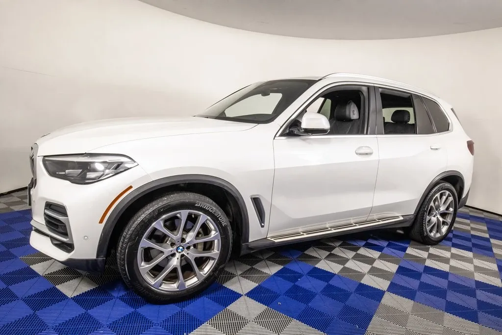 White 2023 BMW X5 xDrive40i for sale in Austin, TX