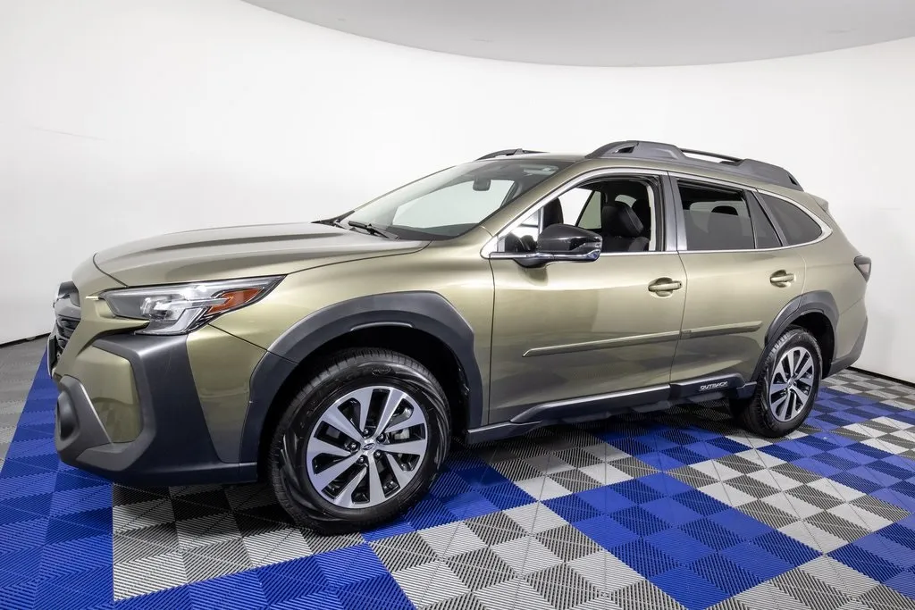 Green 2024 Subaru Outback Premium for sale in Austin, TX