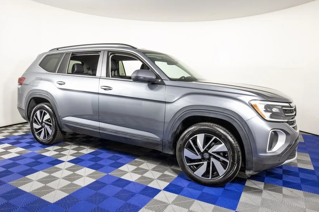 Gray 2025 Volkswagen Atlas 2.0T SE w/Technology for sale in Austin, TX