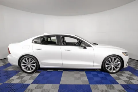 More photos of 2019 Volvo S60 T6 Momentum at Apple Sport Imports, TX