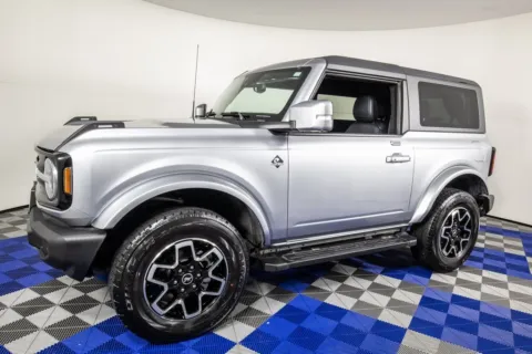 Silver 2023 Ford Bronco Outer Banks for sale in Austin, TX