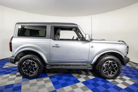 More photos of 2023 Ford Bronco Outer Banks at Apple Sport Imports, TX