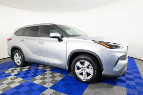 Another view of 2023 Toyota Highlander Hybrid LE for sale in Austin, TX at Apple Sport Imports
