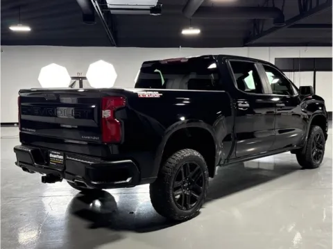 More photos of 2021 Chevrolet Silverado 1500 Crew Cab Custom Trail Boss Pickup 4D 5 3/4 ft at Quantum Auto Sales - Garden Grove, CA