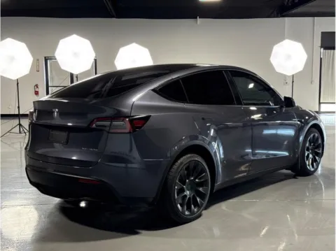 More photos of 2022 Tesla Model Y Long Range Sport Utility 4D at Quantum Auto Sales - Garden Grove, CA